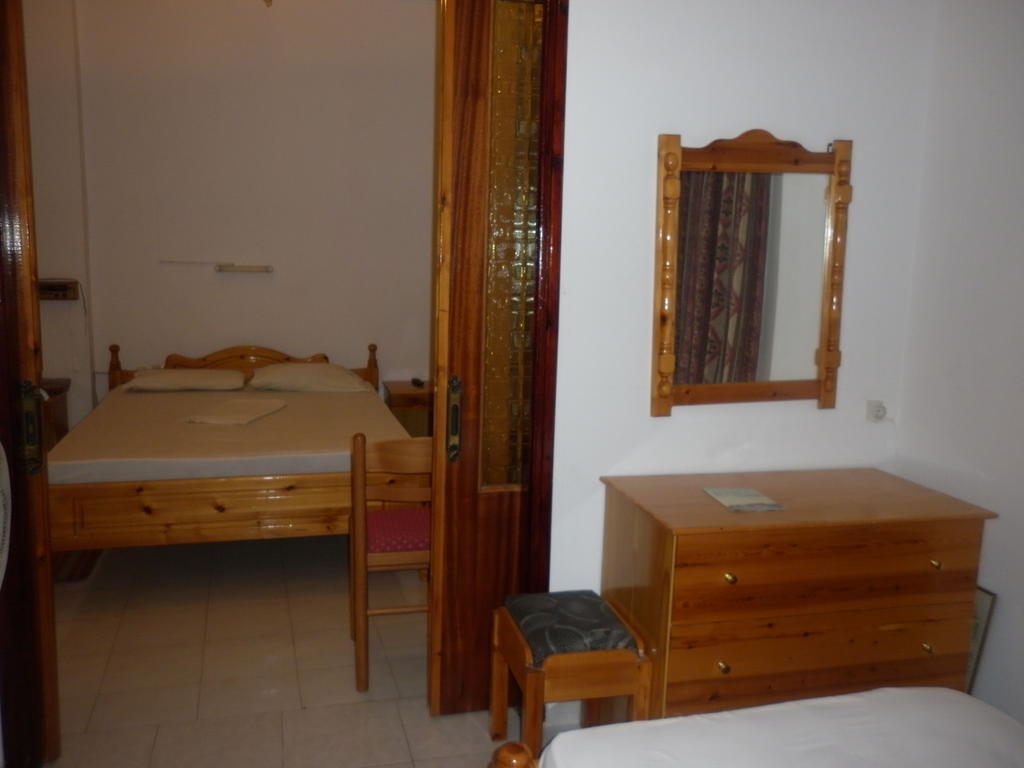 Miramare Hotel Lakkion Room photo